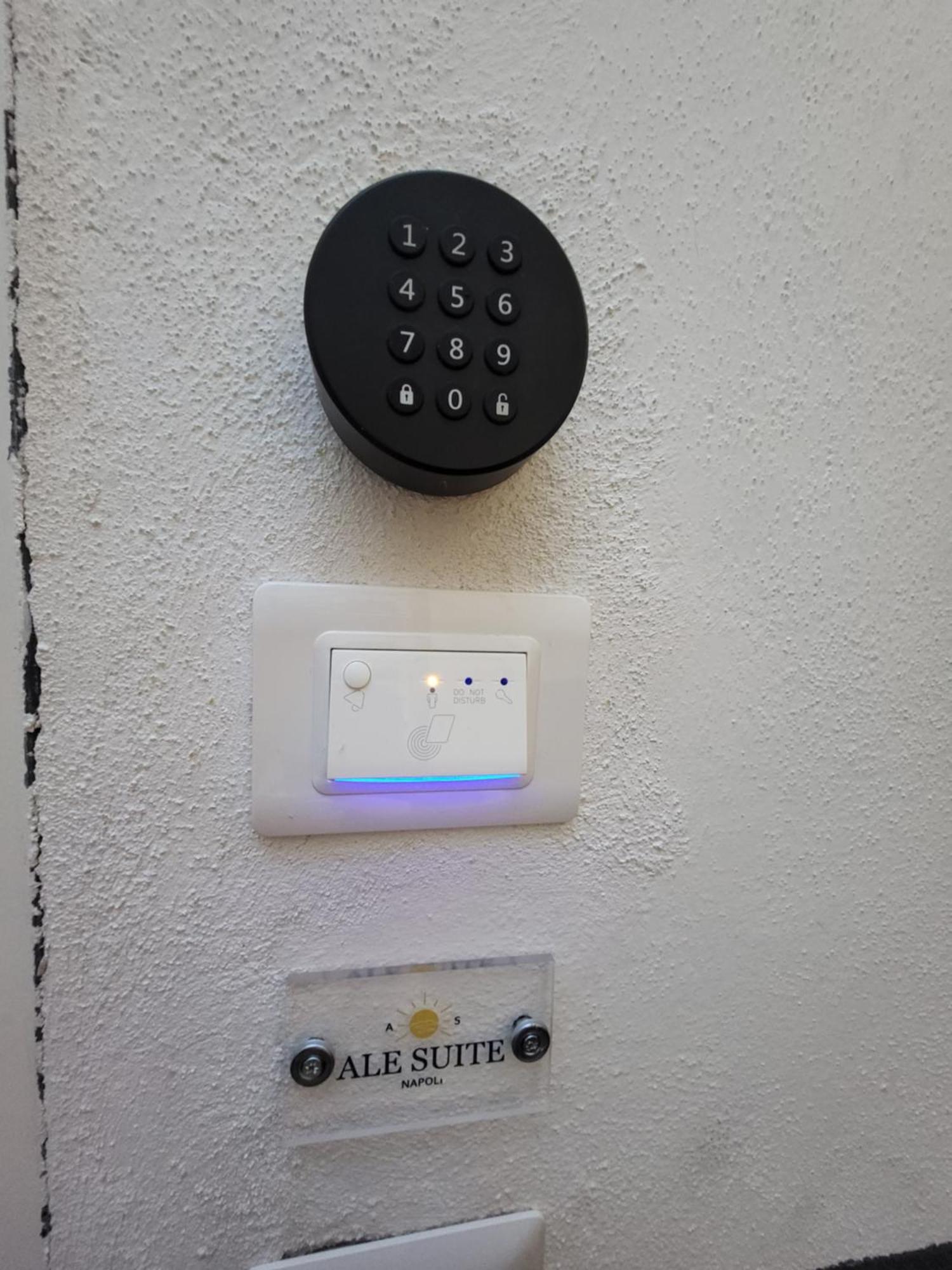 Alesuite Nápoles Exterior foto